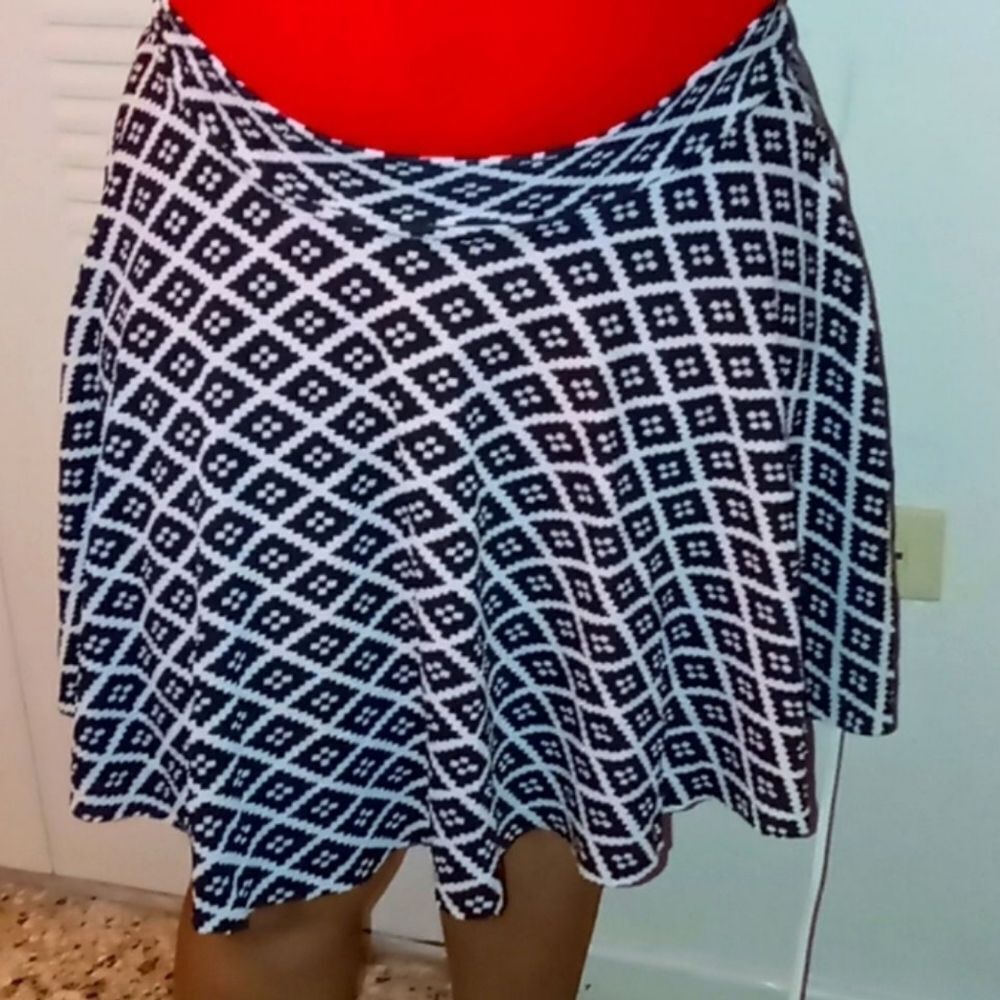 Black White Pattern Skirt With Cool Texture